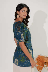 Mujeres de tela suave de diseñador occidental que usan blusas y camisas de moda para mujer Conjunto de camisas impresas de estilo informal occidental - Product Image 2