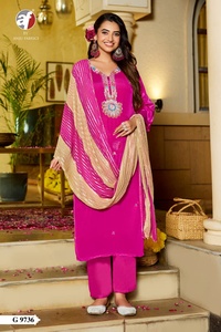 Festival Wear Crêpe Naturelle Avec Pantalon Kurti Travail À La Main Et Dupatta Fabricant Et Fournisseur De Surat À Bon Marché - Product Image 4