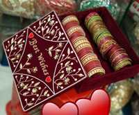 Boîte cadeau personnalisée de luxe en velours rouge brodé, sur mesure pour mariage, nom et date, bijoux, bracelets, cadeaux de retour, en bois carré