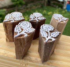 Timbres en bois sculptés à la main avec des motifs floraux |   Motifs floraux |   Outils de sérigraphie textile - Product Image 1