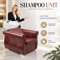 Fauteuil de lavage de luxe marron pour salon de coiffure avec bac en céramique blanc et revêtement en cuir PU pour salon de beauté professionnel