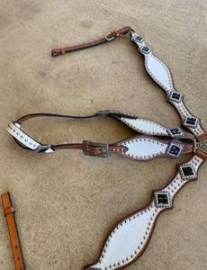 Ensemble de clous en cuir Western fabriqués à la main bride décorative et collier de poitrine pour chevaux et cavaliers de performance à vendre - Product Image 6