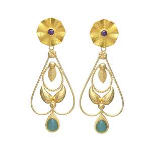 Boucles d'oreilles pendantes en pierres précieuses aigue-marine de créateur doré de nouveau style avec goujon de fleur - Product Image 1