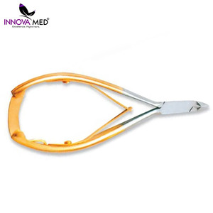 Coupe-ongles de qualité médicale pour ongles épais, couleur dorée, en acier inoxydable chirurgical, ouverture large, par INNOVAMED - Product Image 5