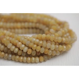 Chaîne de perles facettées en jade jaune - Product Image 5