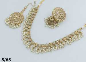 Flor de lujo chapado en oro tradicional Motipearl Kundan tachonado gargantilla collar Jumkha pendiente Mangtika conjunto y conjunto de joyería para mujer - Product Image 3