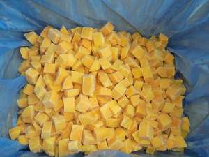 Les moitiés de mangue congelées de KMI du Vietnam IQF traitent en vrac emballé - Product Image 4