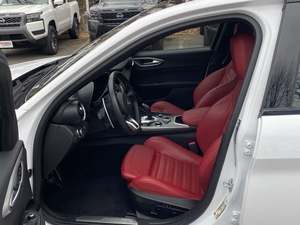 ALFA ROMEO GIULIA VELOCE RWD 2024 d'occasion, conduite à gauche/droite - Product Image 5