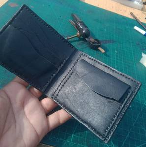 กระเป๋าสตางค์หนังวัวแท้แบบสั้น สั่งทำโลโก้ได้ พร้อมช่องใส่บัตร ช่องใส่เหรียญ ป้องกัน RFID สำหรับผู้ชายและผู้หญิง - Product Image 6