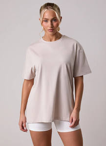 Venta al por mayor de camisas holgadas para mujer OEM logotipo personalizado Baige mujeres camiseta de gran tamaño de alta calidad suave 100% algodón camiseta para niñas - Product Image 4