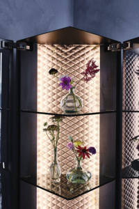 <span class=keywords><strong>Diseño</strong></span> Interior italiano Estilo moderno Sala <span class=keywords><strong>de</strong></span> estar Vidrio Vino Bebida Gabinete Sala <span class=keywords><strong>de</strong></span> estar con luz Escaparate <span class=keywords><strong>de</strong></span> exhibición <span class=keywords><strong>de</strong></span> alta calidad - Product Image 4