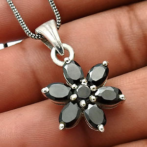 Último diseño de tendencia, colgante de plata de ley 925 con forma de flor de piedra preciosa de ónix negro Natural, fabricante de joyería de diseño personalizado - Product Image 3