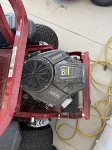 Cortadora de Césped Comercial de Giro Cero Ferris IS700ZB2760 de 60 Pulgadas 2024, 27HP Briggs Stratton CXi, Cortadora con Suspensión Hydro-Gear ZT3200 - Product Image 6
