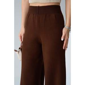 Pantalones de Punto Color Café Amargo - Product Image 3