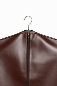 Étui à vêtements suspendu en cuir véritable de luxe pour costume et manteaux, anti-poussière, design de voyage - Product Image 3