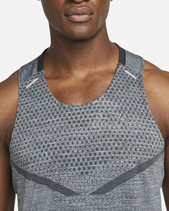 Ropa de Fitness transpirable hecha a medida deportes poliéster liso estampado personalizado gimnasio Fitness sin mangas 2025 camiseta sin mangas personalizada para hombres - Product Image 5