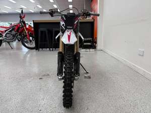 Motocicleta Eléctrica Compacta Hyper Bee, 48V, Aleación de Aluminio, 5kW, Juvenil, Producción OEM de Fábrica, Envío a Granel, Compradores Internacionales - Product Image 3