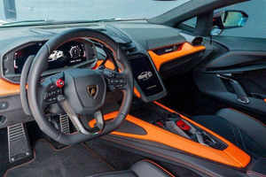 Superauto Híbrido V12 de Segunda Mano, Generación 2024-2025, Modos de Conducción de Alta Tecnología, Cabina de Cuero Premium, Suministrado desde Japón - Product Image 5