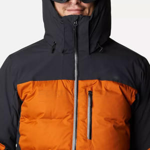 Veste de ski 3-en-1 à coque souple pour homme Conception de doublure polaire amovible imperméable et coupe-vent Idéal pour l'extérieur et les vêtements décontractés - Product Image 5
