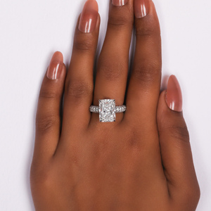Anillo de compromiso de diamante cultivado en laboratorio de corte radiante clásico 14KT chapado en oro sólido Halo oculto estilo de moda anillo fino certificado IGI - Product Image 1