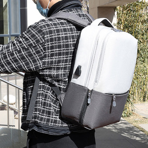 Mochila de poliéster impermeable de moda simple al por mayor cierre de cremallera duradero Puerto USB portátil multifuncional personalizable - Product Image 5