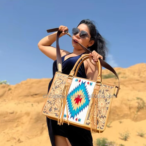 กระเป๋าหนังมีพู่สำหรับผู้หญิงกระเป๋าถือหนังงานแกะสลักด้วยมือคุณภาพสูง - Product Image 2