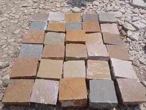 DYB Pavés de grès multicolores durables en pierre d'aménagement paysager pour allées et allées de jardin avec surface fendue - Product Image 4