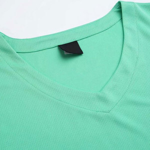 Maillot de basket-ball à manches courtes de dernière génération, short durable, ensemble respirant pour équipe, 100% polyester, personnalisé, fabriqué au Pakistan - Product Image 2