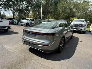 Toyota Crown XLE 2024 Usado en Perfecto Estado - Product Image 2