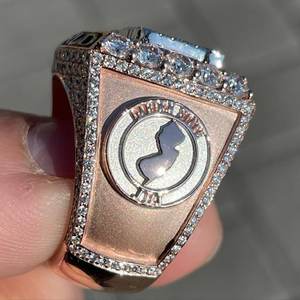 Anillo de Lujo con Letra Personalizada en Plata de Ley 925, Bañado en Rodio, Estilo Hip Hop, con Diamantes de Moissanita VVS Brillantes - Product Image 4
