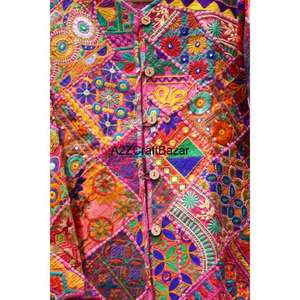 Veste Banjara brodée à séchage rapide en coton pur fait main pour femmes, style vintage floral matelassé, automne-hiver, A2ZCraftBazar - Product Image 2
