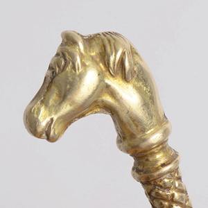 Rehausseur de chaussures en bois et en métal de conception artisanale avec finition dorée polie, parfait pour les cadeaux de luxe et l'usage domestique, fabriqué à la main en Inde - Product Image 2