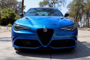 Alfa Romeo Giulia Quadrifoglio 2022 Usado en Buenas Condiciones, Motor V6 Twin-Turbo de 505 hp - Product Image 4