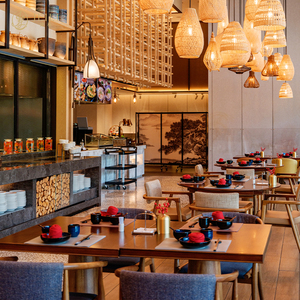 JEILI - Juego de Muebles de Restaurante Rústicos de Lujo Comercial, Silla de Cuero Acolchada Moderna con Borde Dorado, Mesa para Proyectos Hoteleros - Product Image 4