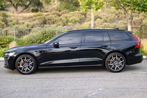 2023 pour V60 Recharge AWD Turbo Cuir R18 Faible Kilométrage Boîte Automatique Conduite à Gauche Essence/Pétrole Éclairci Condition - Product Image 3