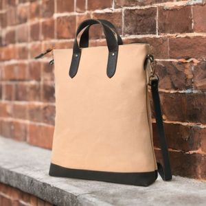 กระเป๋าผ้าใบปอกระเจาออแกนิกขนาดใหญ่โลโก้ที่กำหนดเองมีสายคล้องไหล่แบบปรับได้ได้รับการออกแบบตามเทรนด์ล่าสุด - Product Image 1