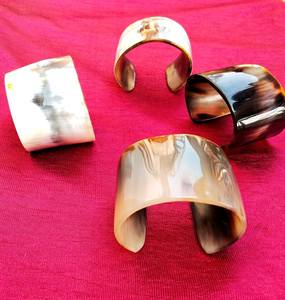 เครื่องประดับแฟชั่นรักษ์โลก คุณภาพสูง งานแฮนด์เมด ผลิตภัณฑ์จากช่างฝีมือชาวอินเดีย กระดุมข้อมือและกำไลข้อมือทำจากเขาควาย ผลิตในอินเดีย - Product Image 5