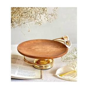 Support à gâteau en bois de forme ronde fantaisie support à gâteau en bois de qualité de luxe avec argenterie en métal support à dessert sucré au prix le plus bas - Product Image 5