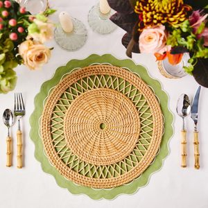 Meilleure vente de napperon décoratif en rotin fait à la main Design élégant pour la maison et la table de fête Matériau naturel fabriqué au Vietnam - Product Image 6