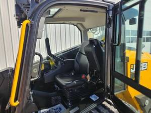 รถตักล้อยางขนาดเล็ก JCB 2TS-7T มือสอง/ใหม่ พร้อมมอเตอร์ไฮดรอลิก Kubota แรงบิดสูง ปั๊มไฮดรอลิก เกียร์บ็อกซ์ประสิทธิภาพสูง สำหรับงานก่อสร้าง - Product Image 5