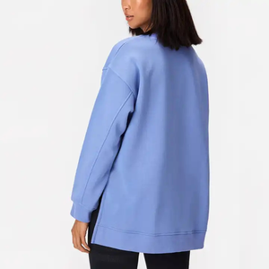 Sweat-shirt en tricot bleu pour femmes de haute qualité sur mesure en gros avec tissu doux et coupe décontractée pour un usage quotidien décontracté - Product Image 3