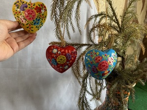 Handcrafted Paper Mache Heart-Shaped Christmas Ornament Eco Friendly & Festive Holiday Decoration - Product Image 4