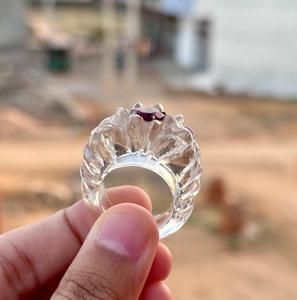 Anillo de piedras preciosas de cristal de cuarzo natural con piedras preciosas de cristal rojo en el centro Anillo de declaración Regalo especial para ella o él - Product Image 3