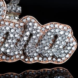 Collier pendentif en diamant de créateur fait à la main pour femmes élégantes bijoux de mariage vêtements de fête en gros et style tendance de tous les jours - Product Image 3