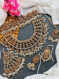 Conjunto de Joyería Tradicional Pakistaní e India con Incrustaciones de Kundan y Detalles Meenakari, Chapado en Plata sobre Acero Inoxidable, Estilo Clásico - Product Image 5