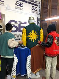 Chaqueta Varsity a Cuadros de Invierno Personalizada para Hombre, Talla Grande, con Ribete de Piel de Oveja, Material de Lana/Poliéster, para Uso en Exteriores - Product Image 3