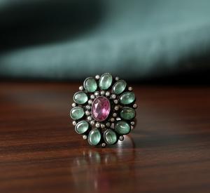 Bagues en argent plaqué serties de pierres de rubis et d'émeraude classiques bohèmes pour femmes, bijoux de soirée, prix de gros - Product Image 1