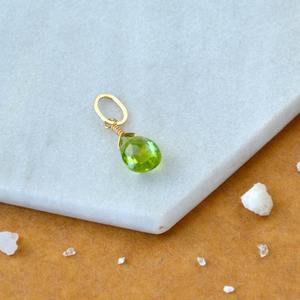 Colgante de Peridoto en Forma de Lágrima, Piedra de Nacimiento de Agosto, Gema Verde, Chapado en Oro Rosa, Joyería Delicada Hecha a Mano - Product Image 6