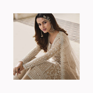 Nouveau Lehenga Choli semi-cousu brodé exclusif pour les vêtements de mariage et de réception de fournisseur indien - Product Image 5