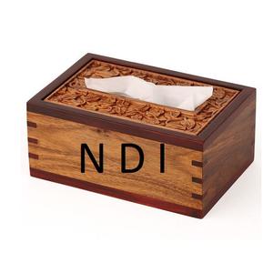 Caja de pañuelos de madera con acabado natural de calidad estándar para decoración de vajillas y artículos de mesa. - Product Image 1